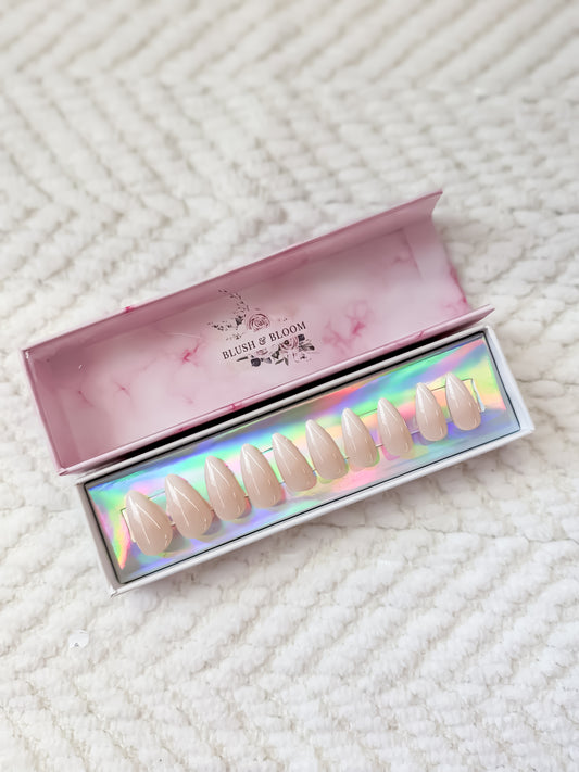 Beauté Nue Press On Nail Set